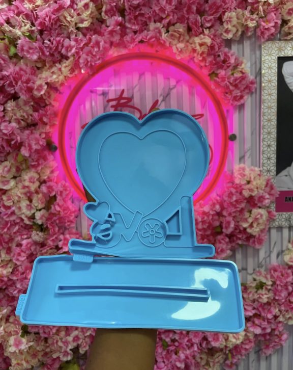 Love frame fancy mold
