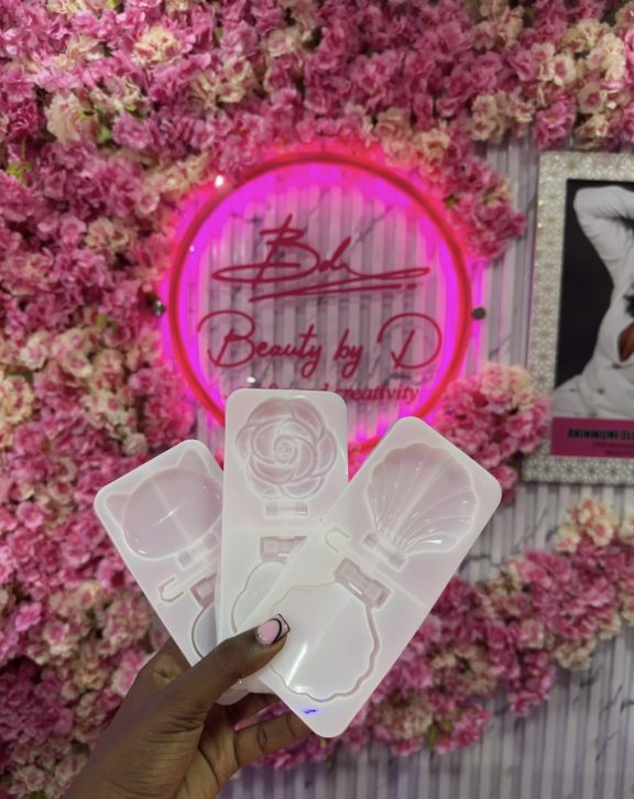 Flip mirror and lens