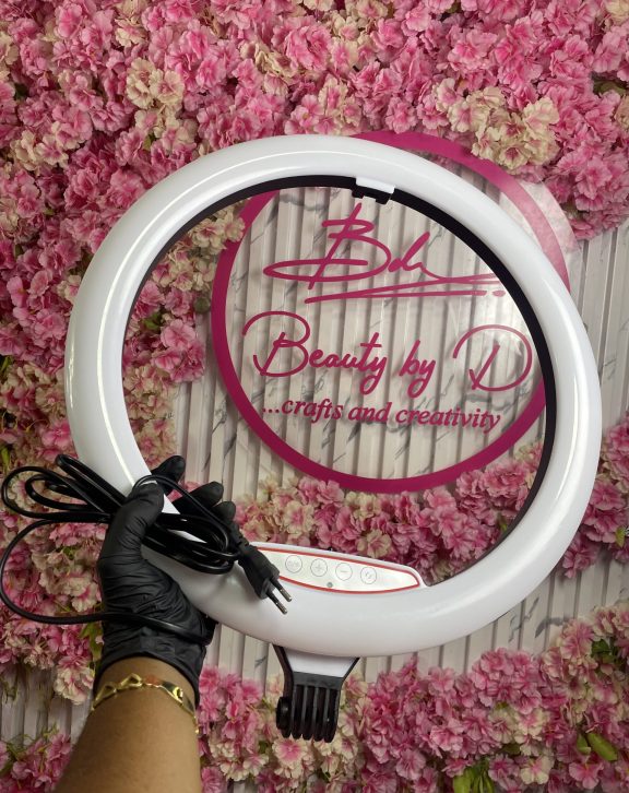 Ring light with tripod